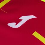 Joma 82P4R1432 احمر اصفر قميص بأكمام قصيرة النمر الثالث رجال - Image 3